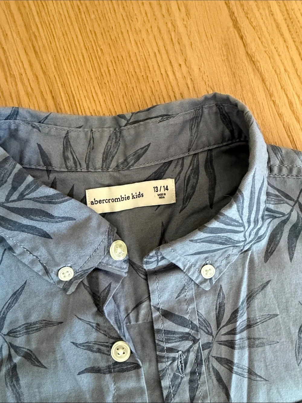 Abercrombie kids Blue Short-Sleeve Button-Up Shirt with Leaf Print